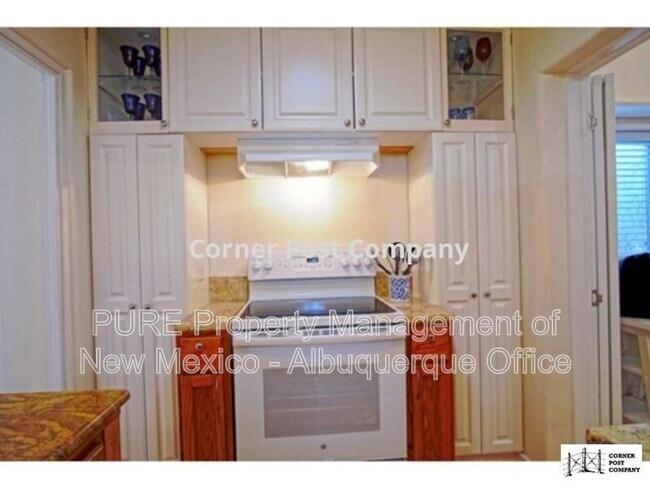 Building Photo - 404 Dartmouth Dr SE