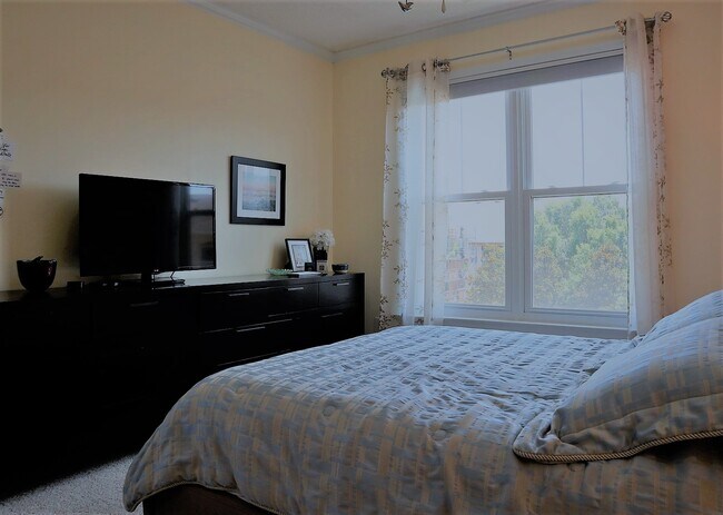 Bedroom - 10 Perimeter Summit Blvd NE