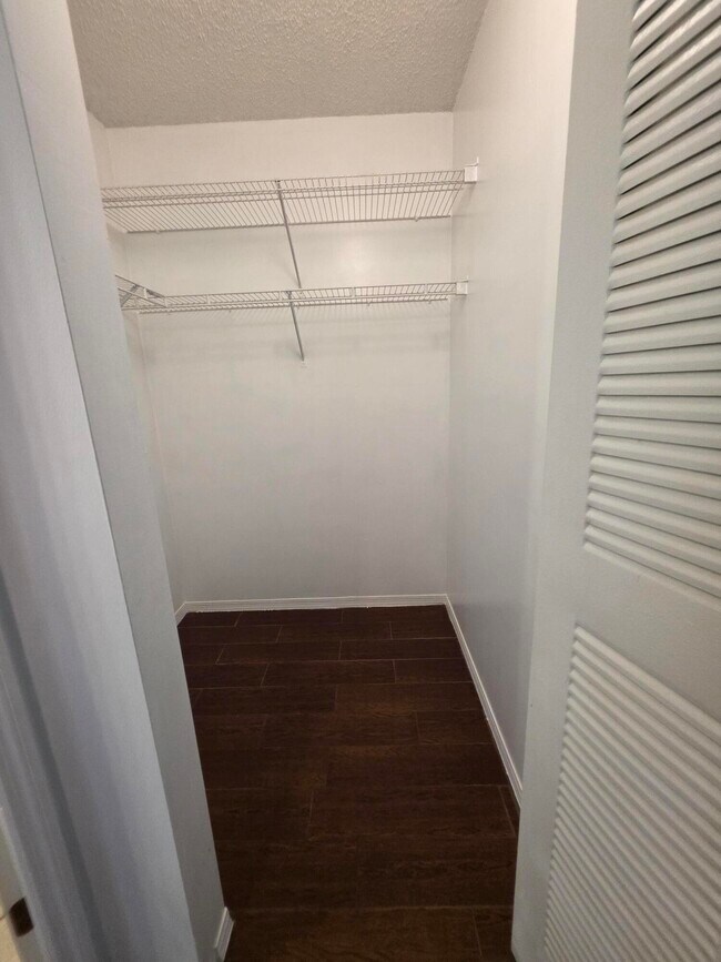 Building Photo - 4175 N Haverhill Rd