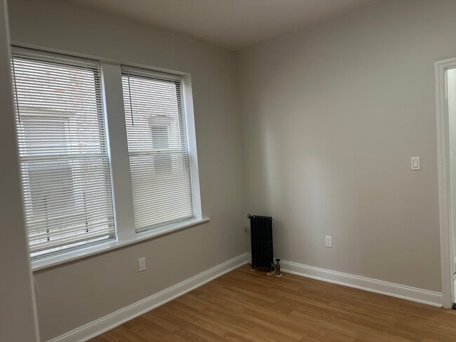 Building Photo - 332 61st St