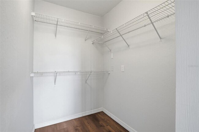 Building Photo - 8809 Manor Loop