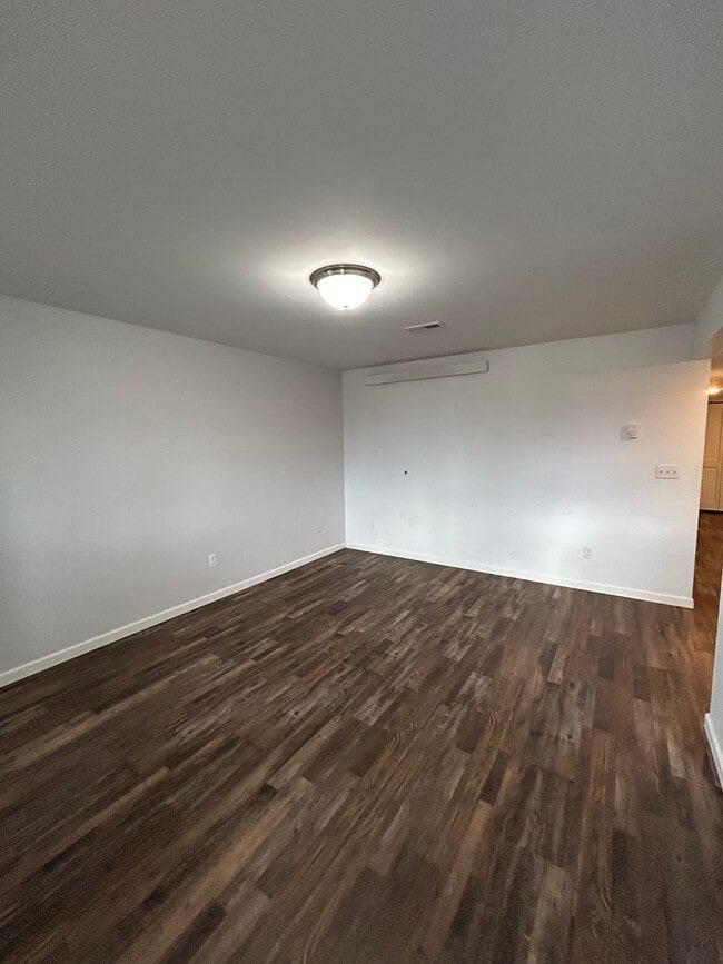 Building Photo - 11 Mullin St