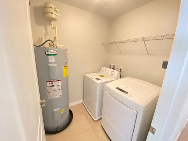 Building Photo - WINTER SPRINGS!  TUSCANY PLACE TOWNHOME - ...