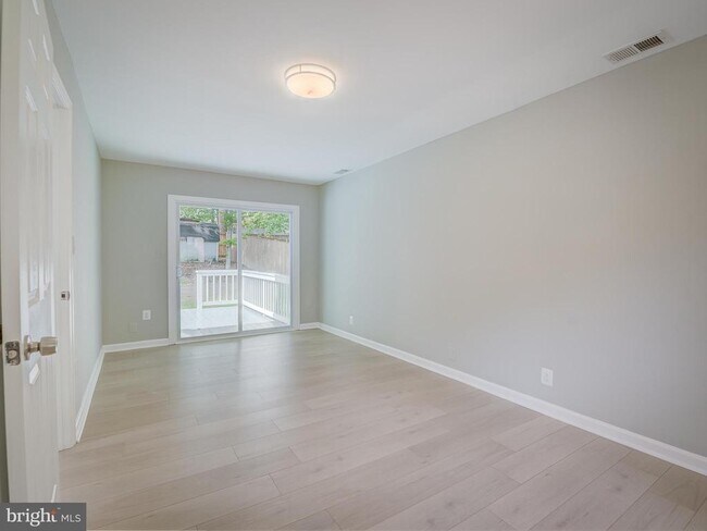 Building Photo - 6812 Landor Ln