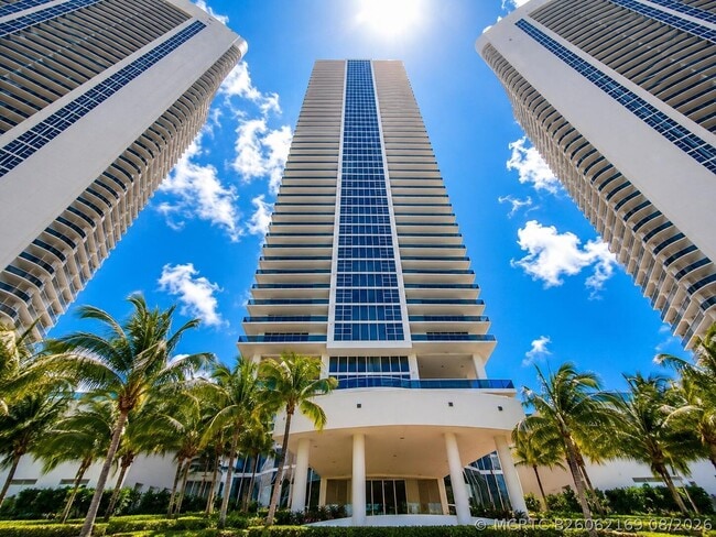 Building Photo - 1830 S Ocean Dr