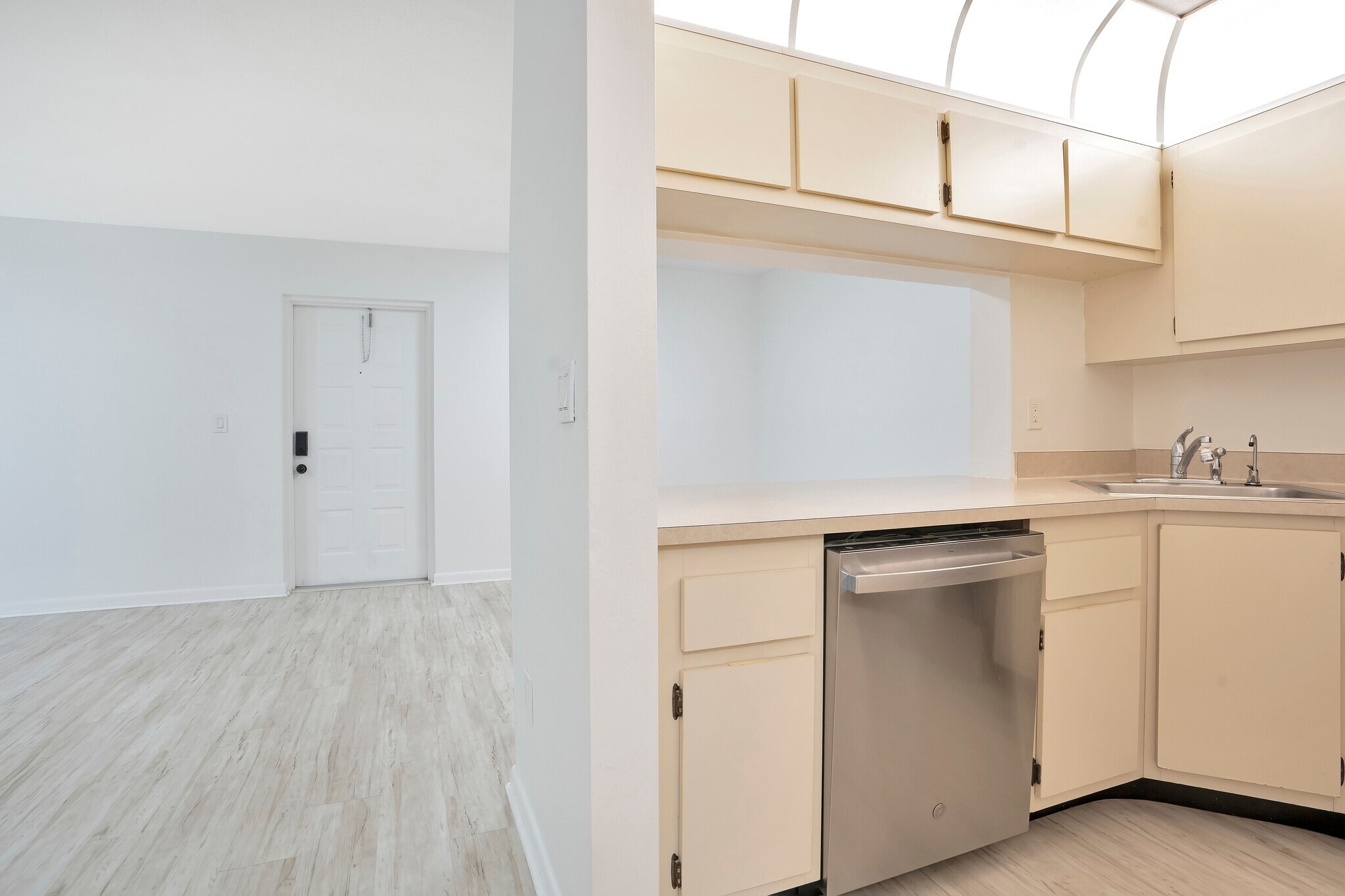 Building Photo - 9610 Green Cypress Ln