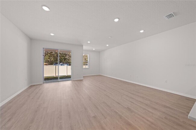 Building Photo - 1782 Tilia St