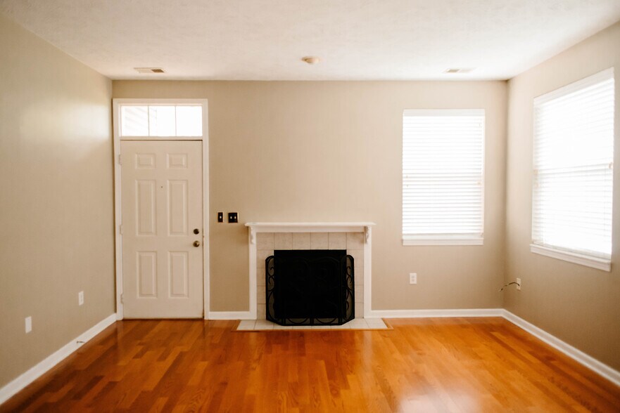 Building Photo - 1422 Eagle Pointe Dr