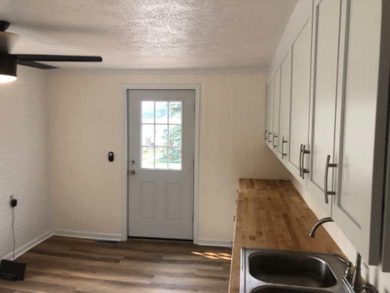 Building Photo - 133 Lakeside Dr