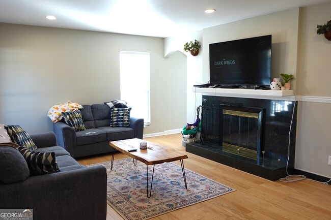 Building Photo - 1333 Holliday Dr