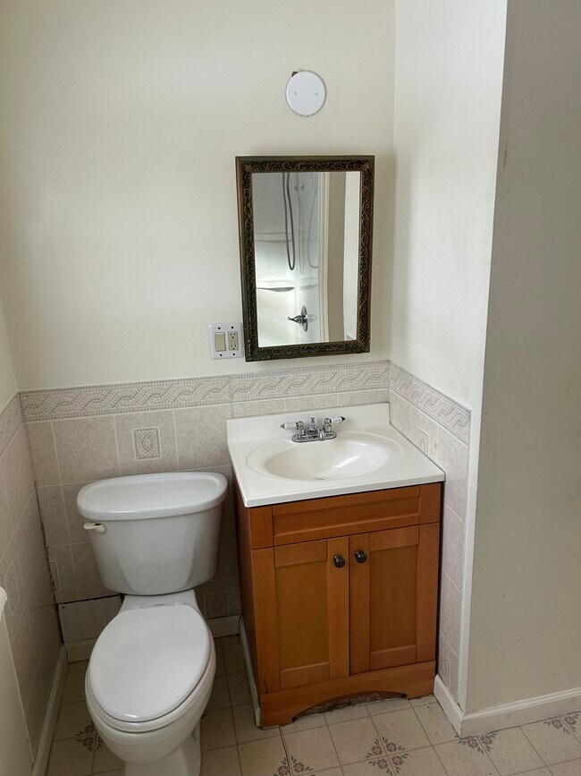 Building Photo - 109 Brylin Dr