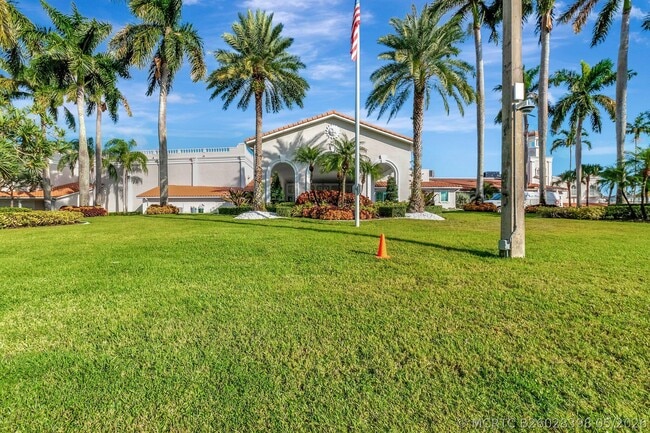 Building Photo - 6193 Pointe Regal Cir