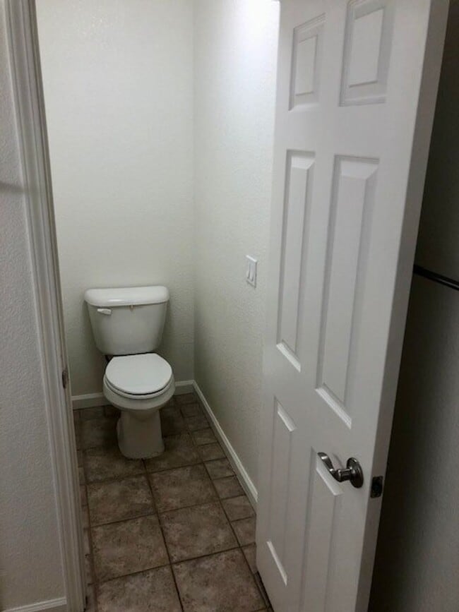 Building Photo - Charming and Spacious Home in Carmichael