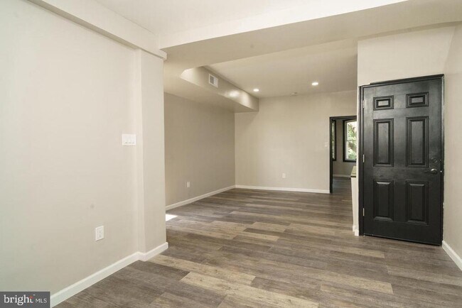 Building Photo - 5820 Willows Ave