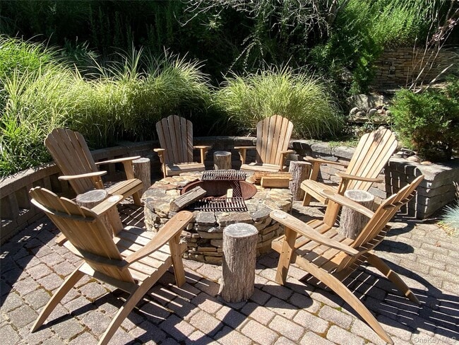 Building Photo - 39 Smugglers Path