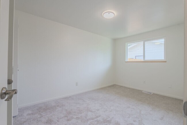 Building Photo - 1418
