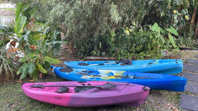 Building Photo - 303 Lang Rd