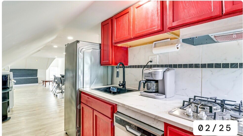 Building Photo - 1724 W Main St