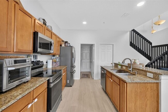 Building Photo - 6086 Chapledale Dr