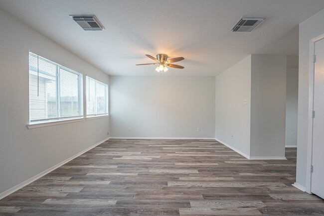 Building Photo - 6247 Elton Knolls St