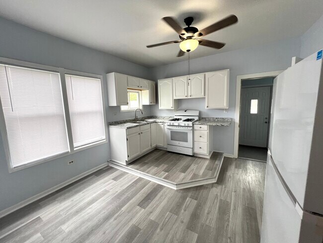 Building Photo - 3002 Green St