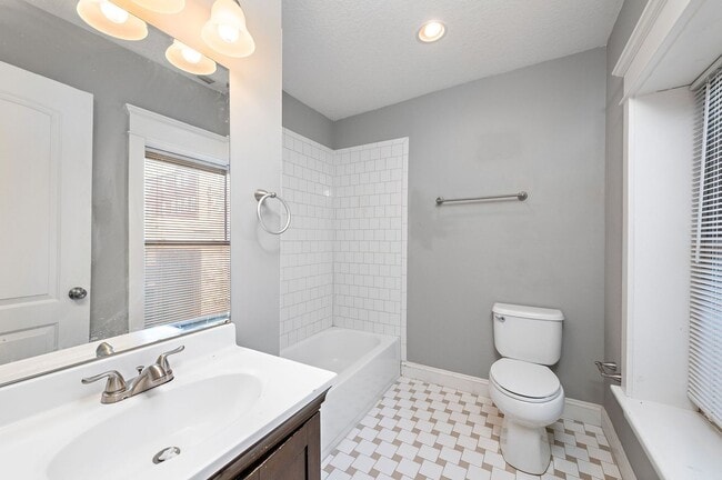 Building Photo - 34th Street Duplex