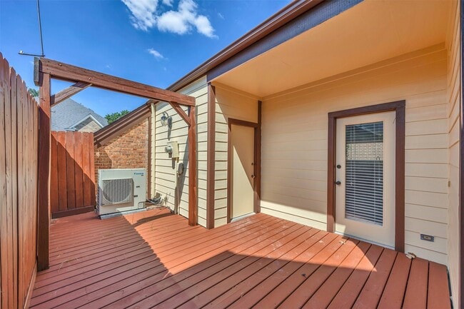 Building Photo - 7659 Ameswood Rd