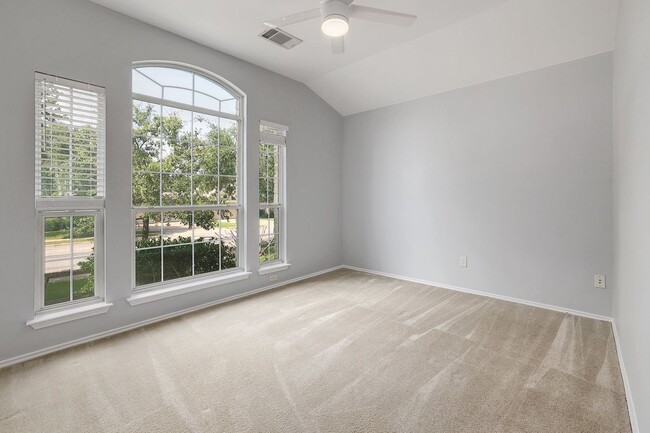 Building Photo - Avery Ranch Dime!