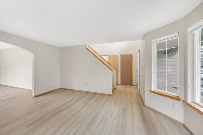 Building Photo - NO SHOWINGS AT THIS TIME~ 5 Bedrooms ( one brm is on main floor) and 4 bathrooms (2 are on main f...