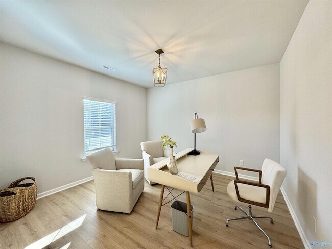 Building Photo - 117 Willow Rose Ln