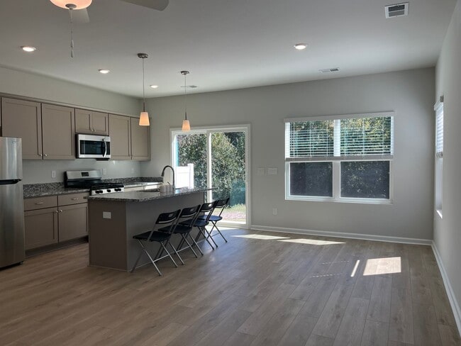 Building Photo - Brand New 3/3 Move In Ready Now!