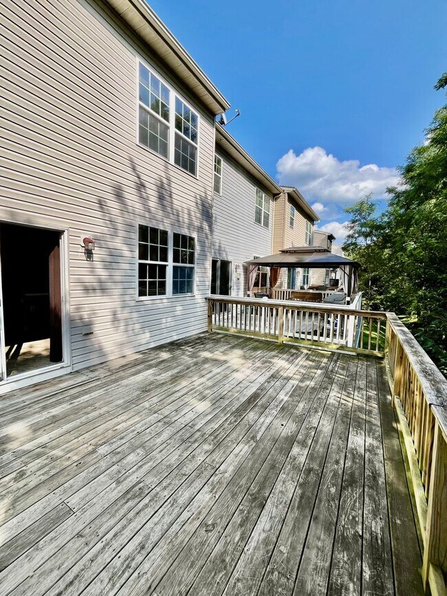 Building Photo - 44 Milestone Ct