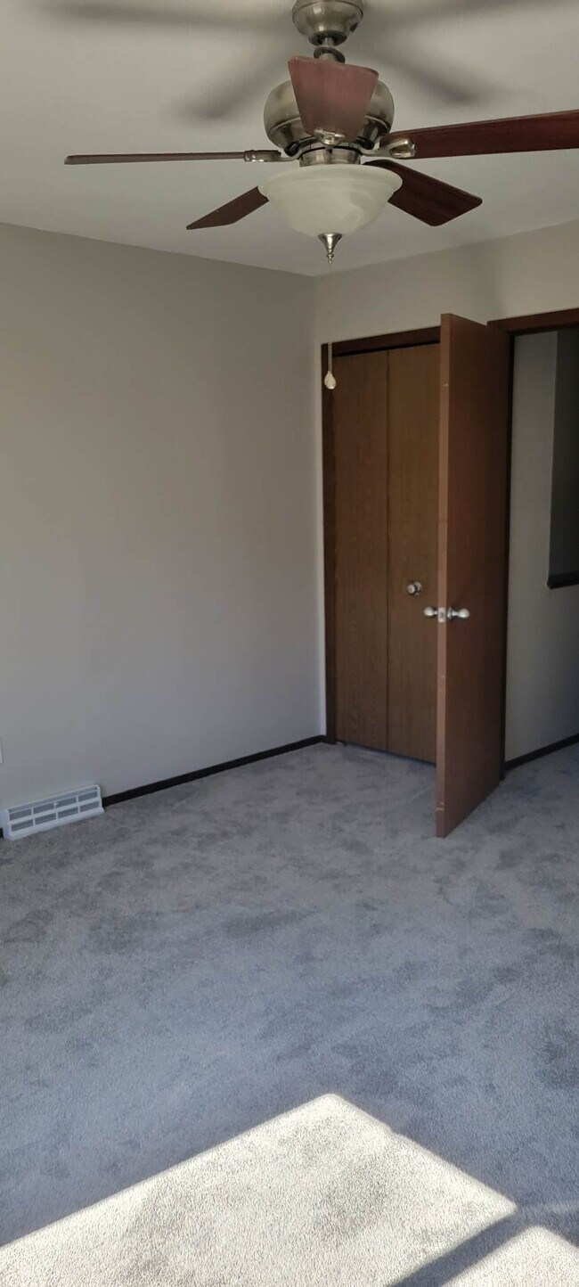 Building Photo - 2512 Plum Leaf Ln