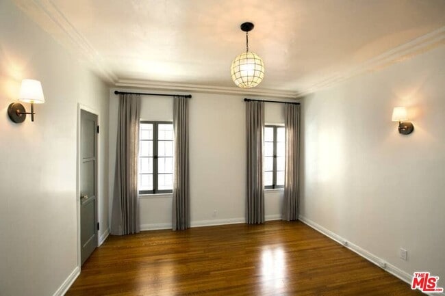 Building Photo - 1136 S Hayworth Ave