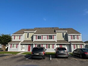 Building Photo - 10 Colony Dr