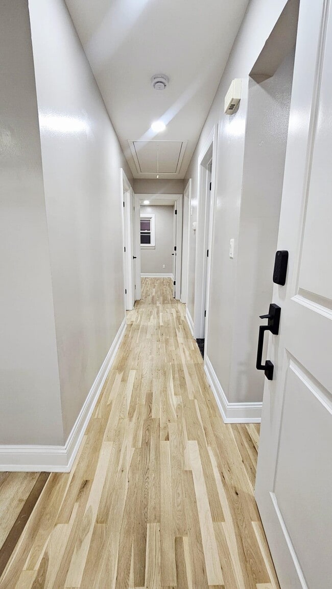 Building Photo - 29 Bryant Pl