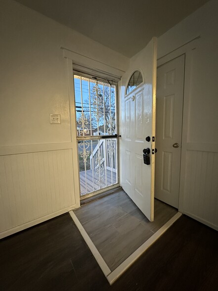 Front door entrance - 403 Beechdale Rd