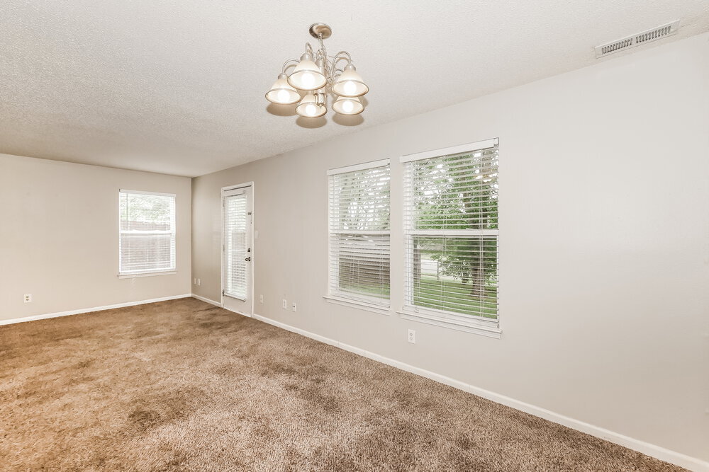 Building Photo - 441 Overland Dr