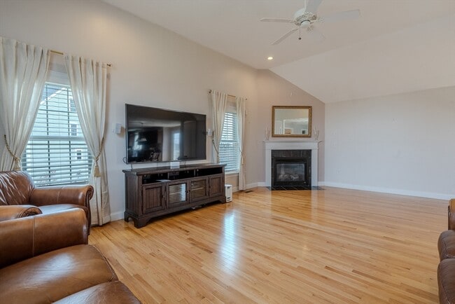 Building Photo - 9 Kettle Way