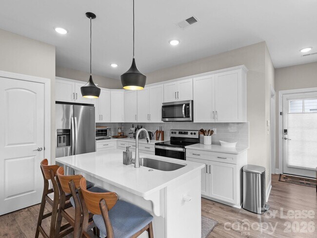 Building Photo - 58 Walnut Springs Dr