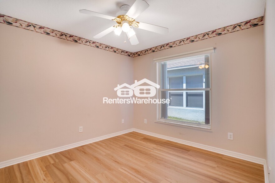 Building Photo - 14950 Hidden Oaks Cir
