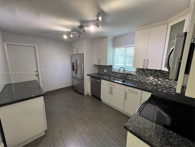 Building Photo - 432 Palmetto Dr