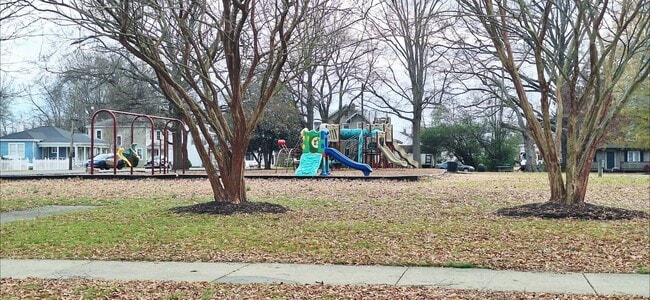 Building Photo - 711 Lafayette Ave