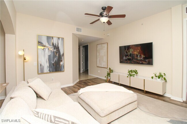 Building Photo - 1355 Mariposa Cir