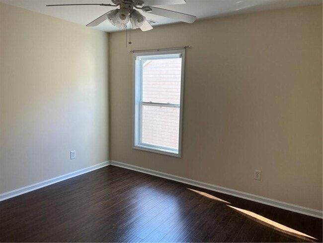 Building Photo - 2279 White Alder Dr NE