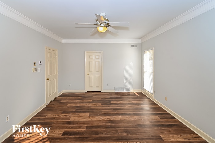 Building Photo - 1610 Saddle Glen Cove E