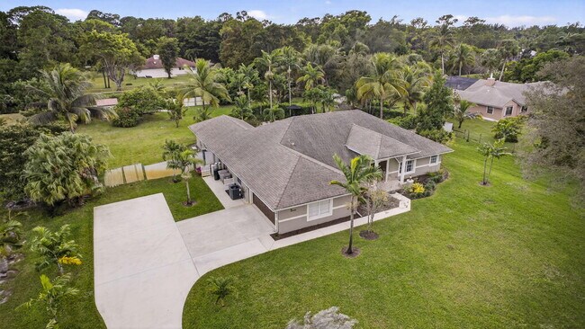 Building Photo - 11646 63rd Ln N