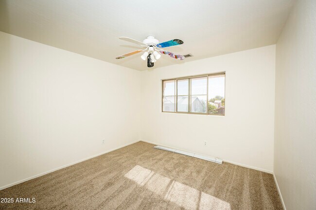 Building Photo - 3844 E Kings Ave