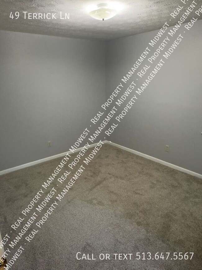 Building Photo - 49 Terrick Ln