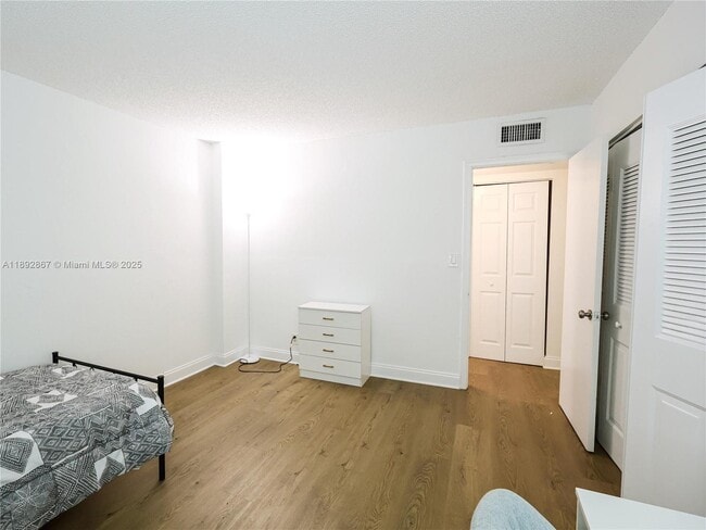 Building Photo - 9125 SW 77th Ave